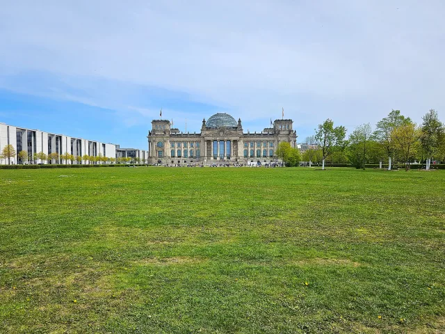 Platz der Republik (Berlin)