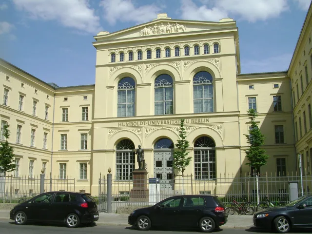 Luisenstraße (Berlin)